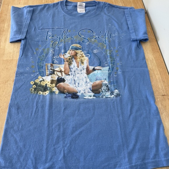 Taylor Swift 2009 Fearless Tour T-Shirt Size Small  Double-Sided Bubbles - Picture 2 of 16